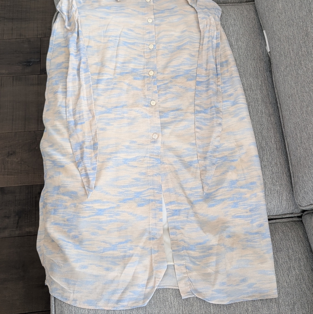 MOTF Blue and Cream Patterned Garment